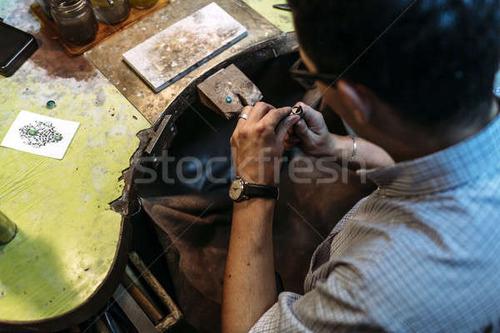赤金铸器 一座红色工厂里的金属工具生命史